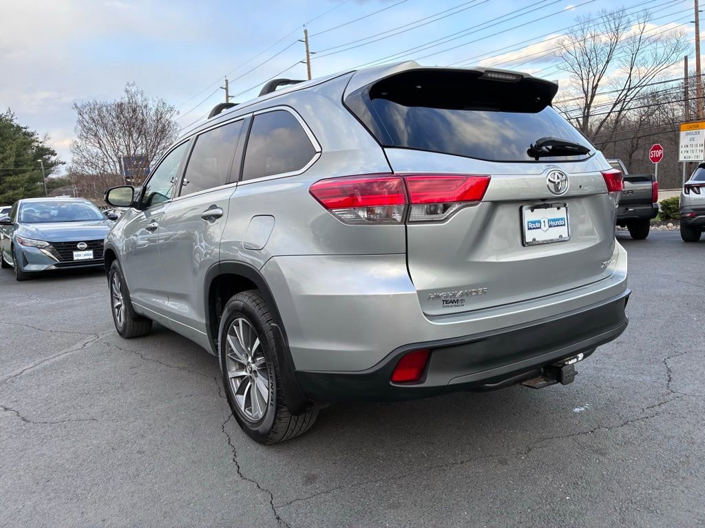 Used 2017 Toyota Highlander XLE image 5