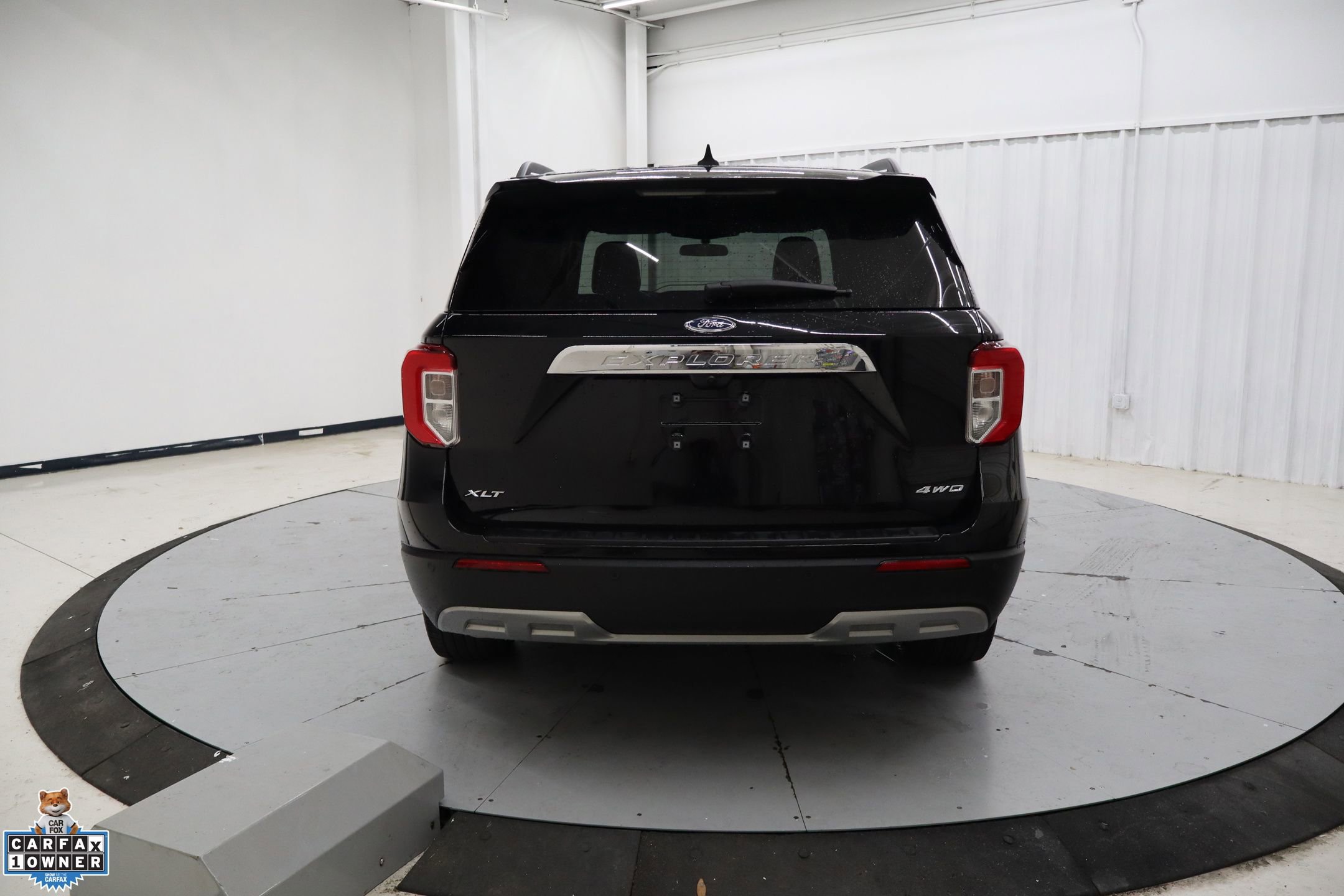 Used 2023 Ford Explorer XLT w/ Equipment Group 202A image 6