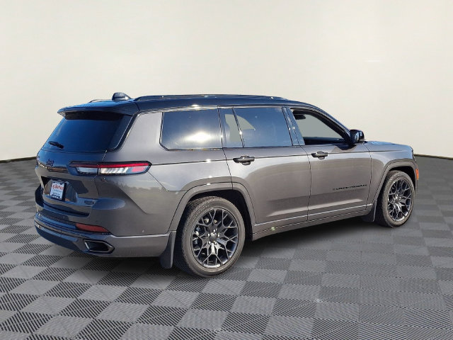 Used 2025 Jeep Grand Cherokee L Summit w/ Obsidian Package AWD/4WD image 6