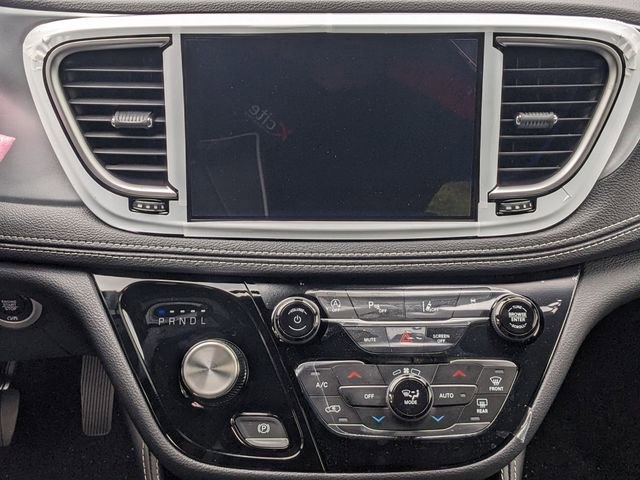 New 2026 Chrysler Pacifica Limited w/ S Appearance Package image 15