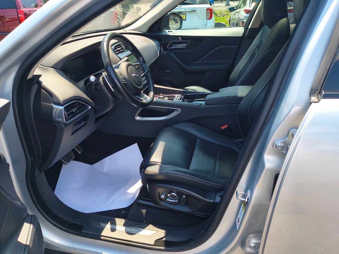 Used 2020 Jaguar F-PACE R-Sport AWD/4WD image 13