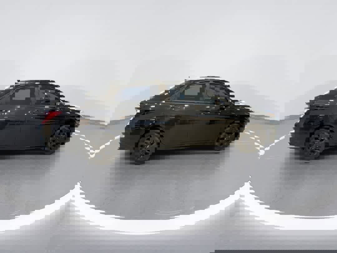 Used 2023 Hyundai Elantra SEL image 9