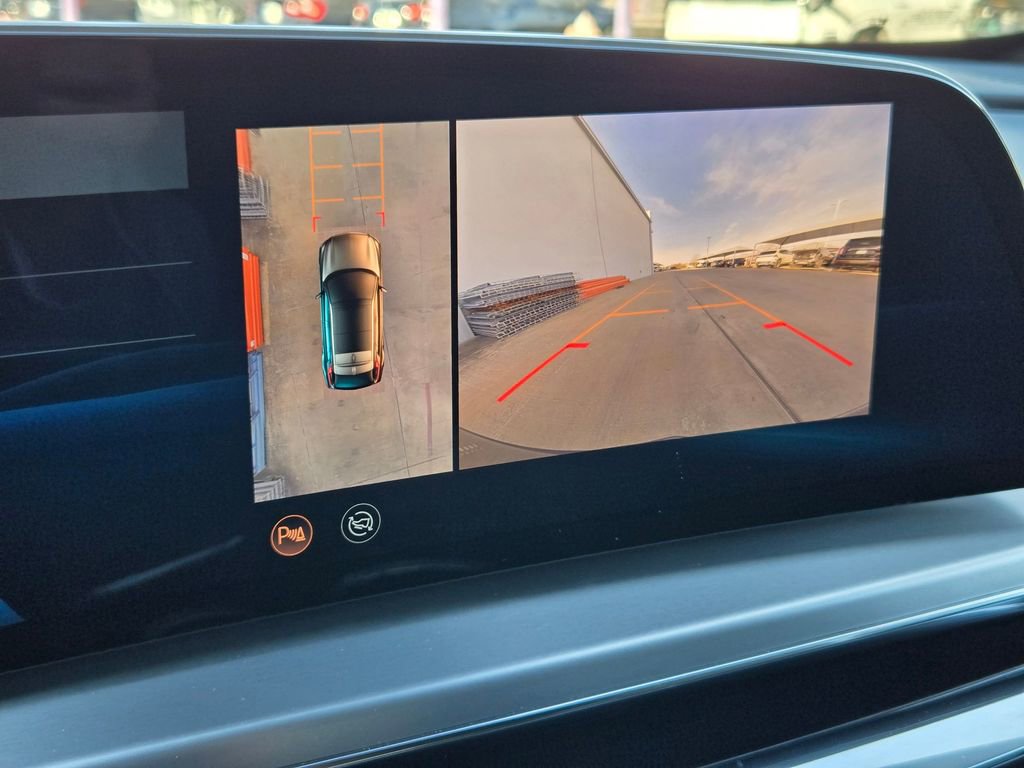 Certified 2025 Cadillac Lyriq Luxury w/ LPO, Floor Liner Package image 18