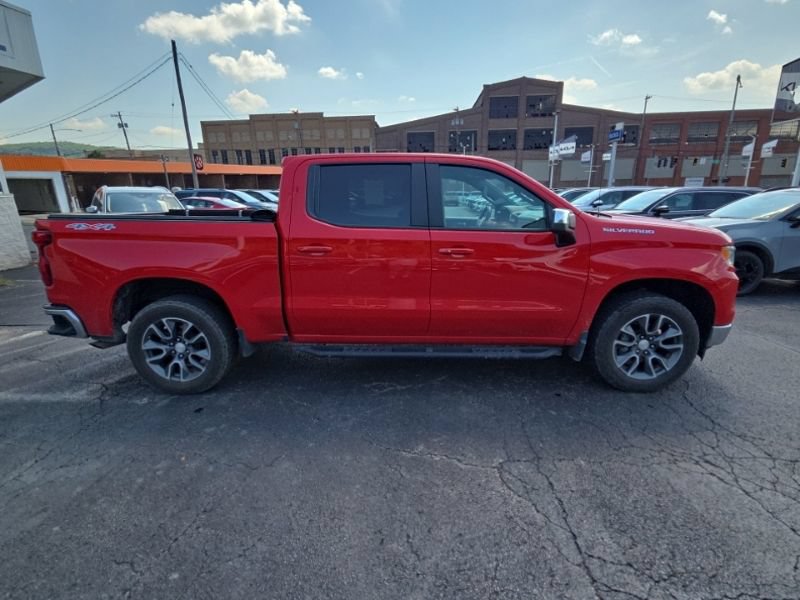 Used 2024 Chevrolet Silverado 1500 LT AWD/4WD image 8