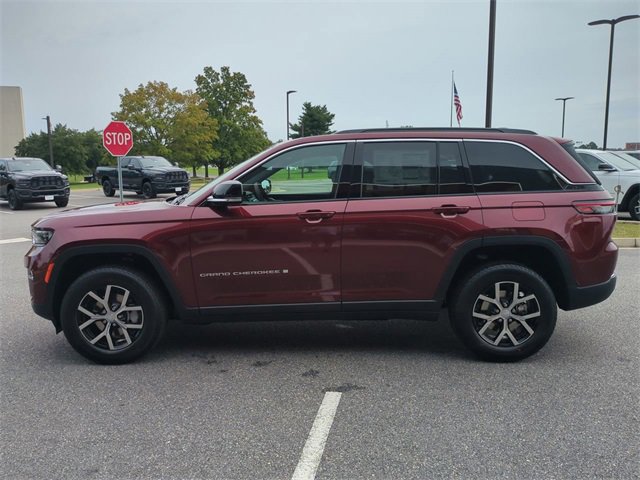 New 2025 Jeep Grand Cherokee Limited w/ Luxury Tech Group II image 7