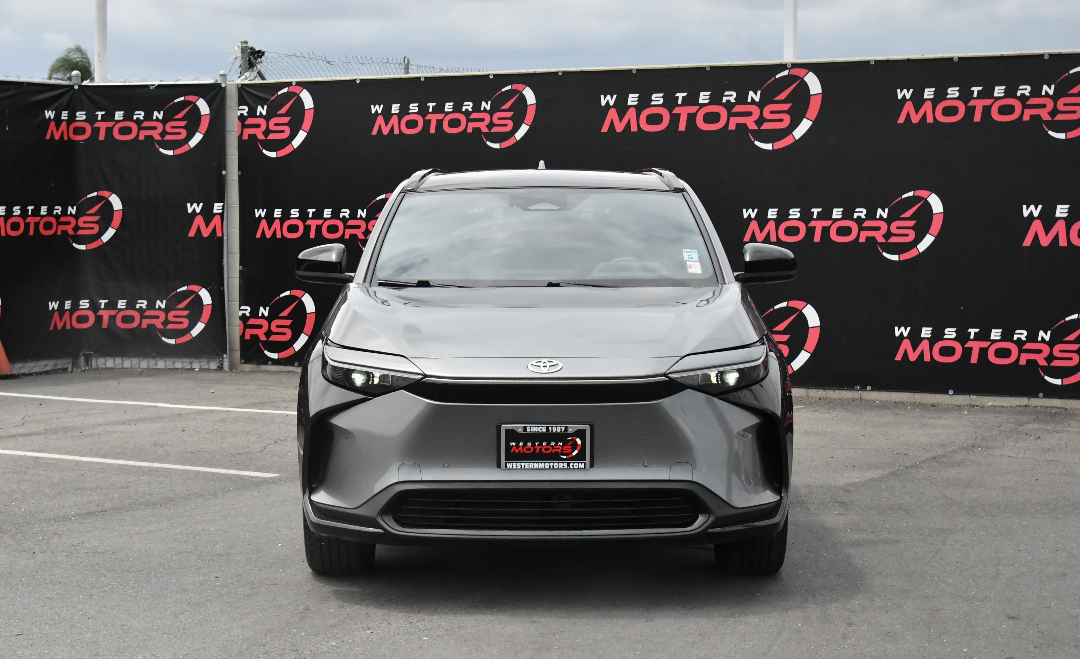 Used 2023 Toyota bZ4X FWD image 2