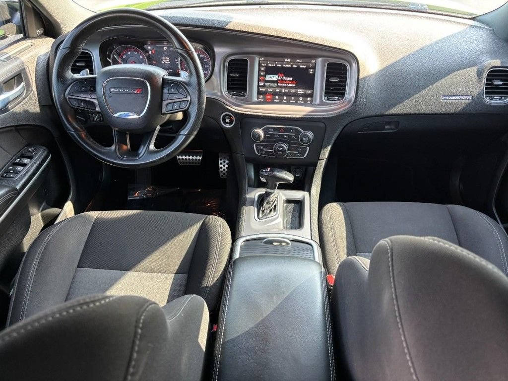Used 2023 Dodge Charger R/T w/ Technology Group RWD image 11