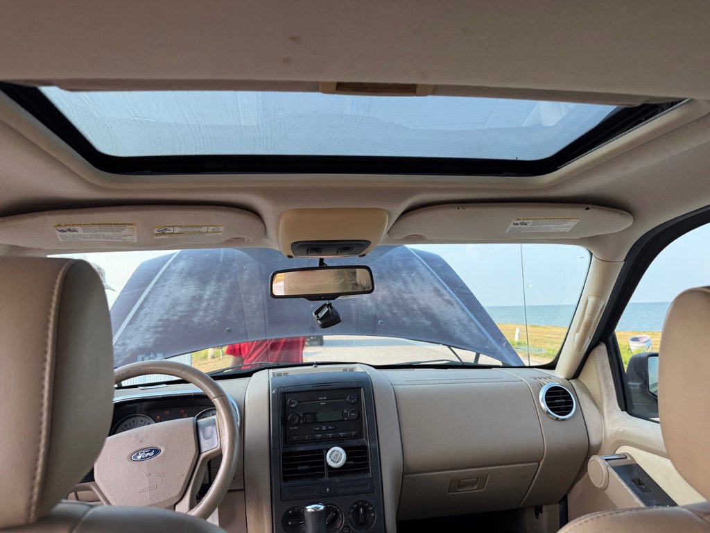 Used 2007 Ford Explorer Sport Trac Limited image 14