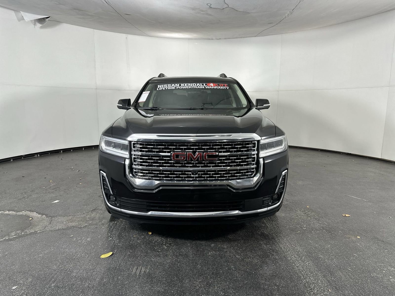 Used 2023 GMC Acadia Denali w/ Black Diamond Edition image 4