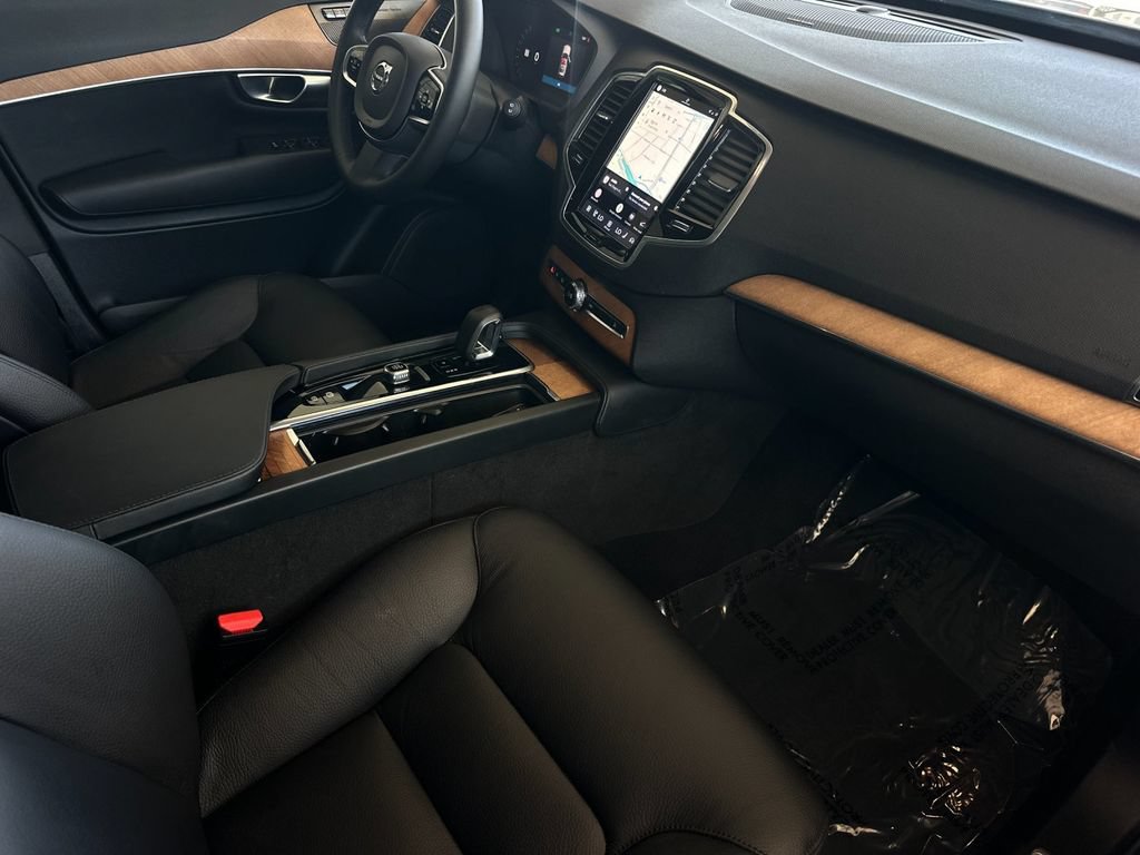 Certified 2024 Volvo XC90 T8 Plus AWD/4WD image 16