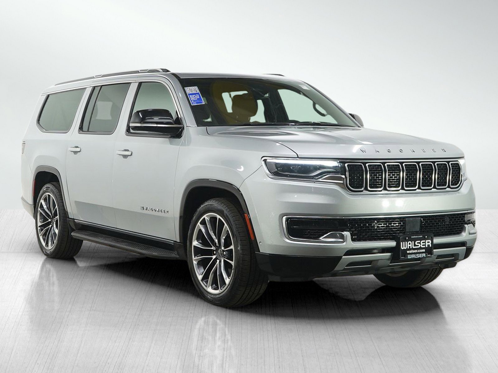 Used 2023 Jeep Wagoneer L Series II w/ Premium Group I image 7