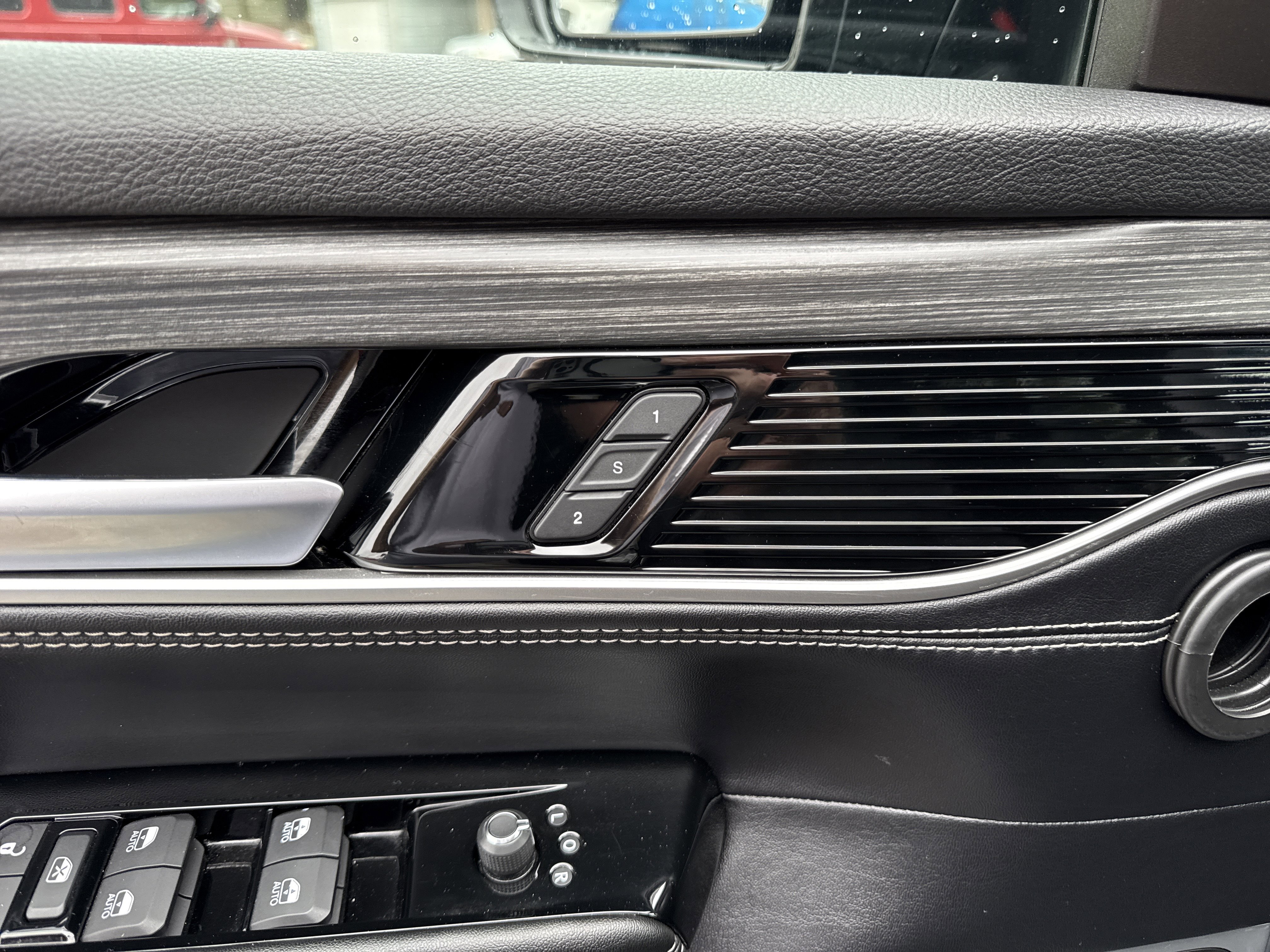 Used 2023 Jeep Wagoneer L Series III w/ Preferred Equipment Group image 47