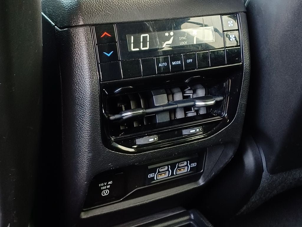 Used 2022 Jeep Grand Cherokee L Laredo w/ Luxury Tech Group I AWD/4WD image 26