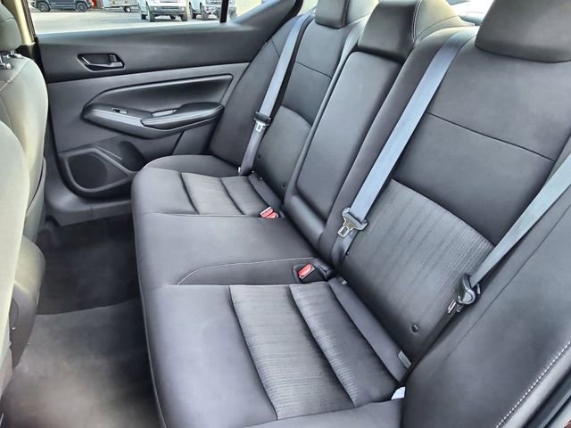 Used 2024 Nissan Altima 2.5 SV FWD image 19