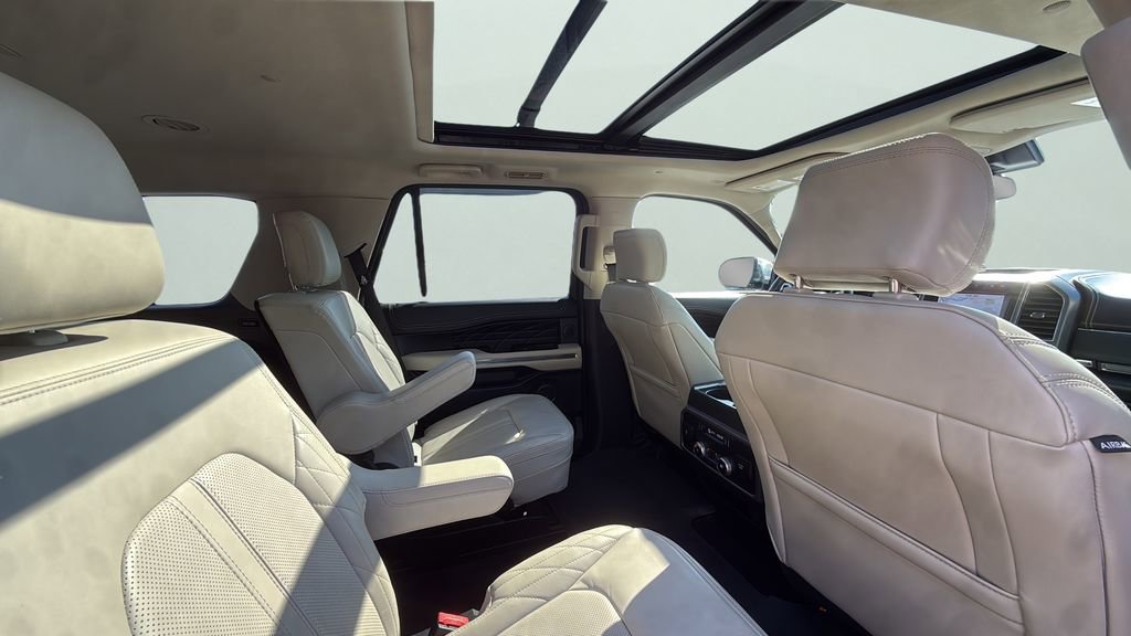 Used 2021 Ford Expedition Platinum image 18