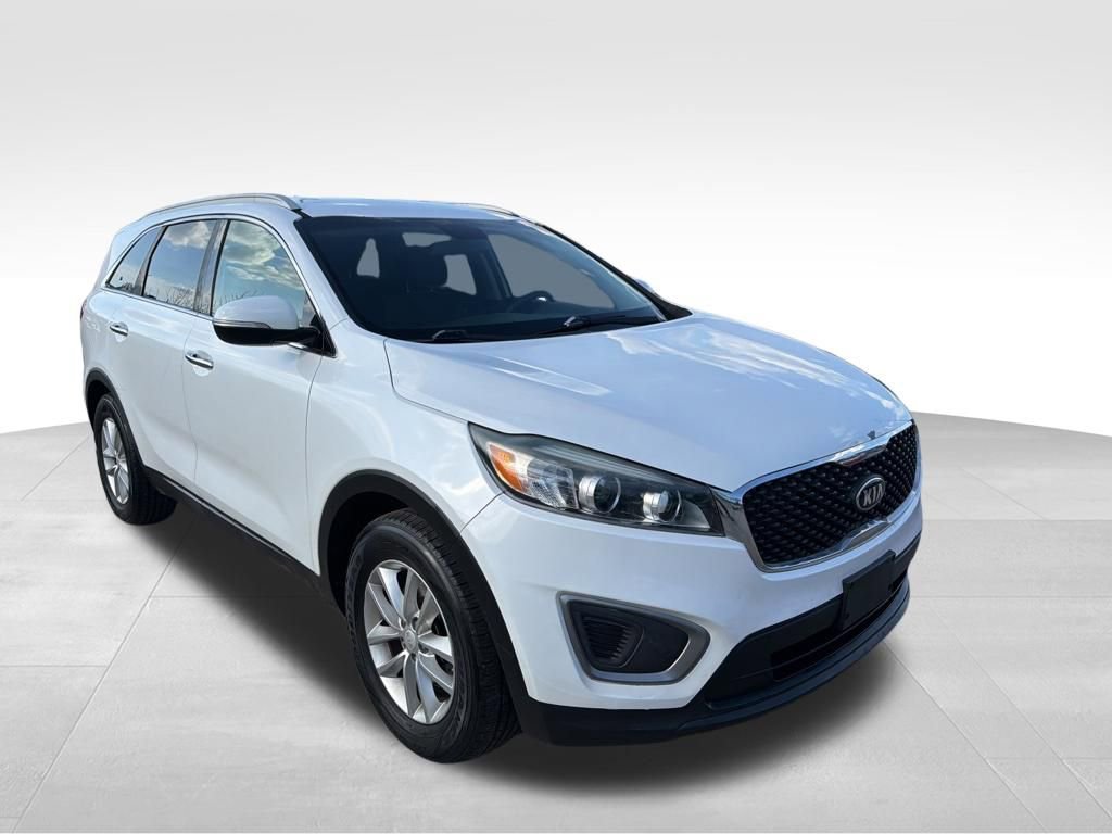 Used 2017 Kia Sorento LX image 8