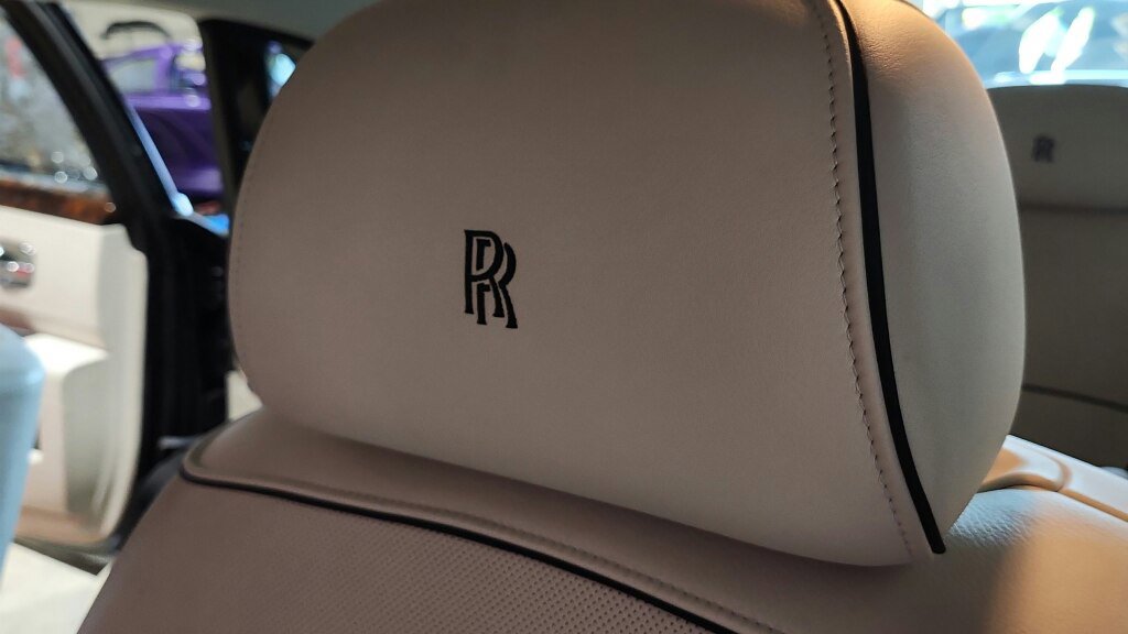 Used 2013 Rolls-Royce Ghost RWD image 16
