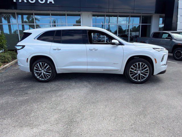 Used 2025 Buick Enclave Avenir FWD image 8