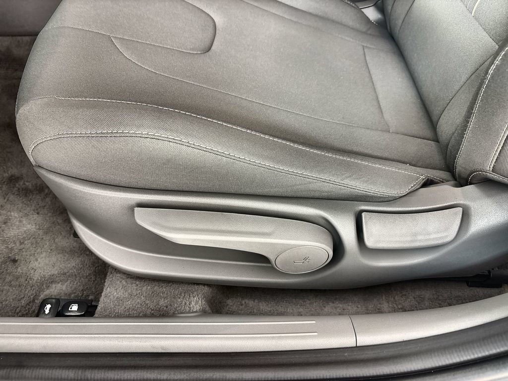 Certified 2025 Hyundai Elantra SEL w/ Cargo Package FWD image 14