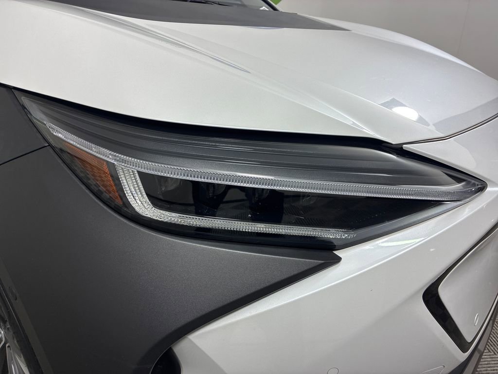 Used 2023 Subaru Solterra AWD image 4