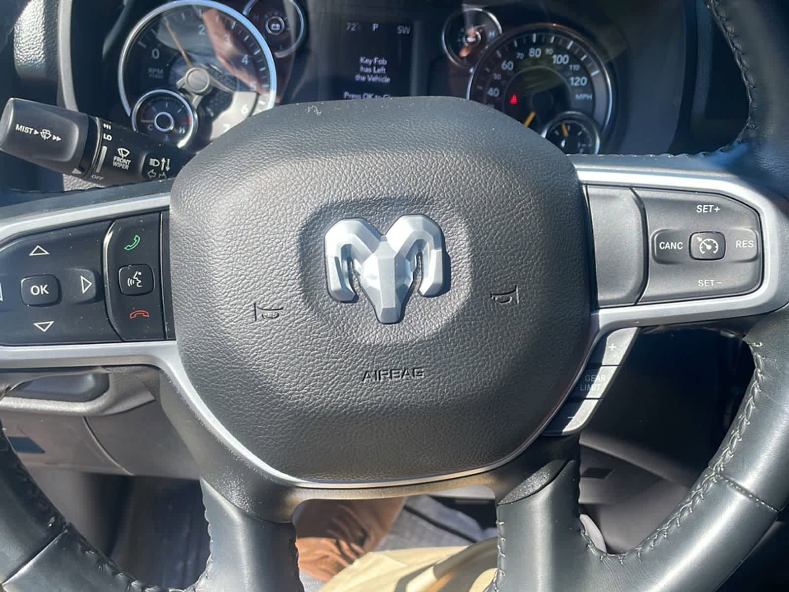 Used 2022 RAM 1500 Big Horn AWD/4WD image 14