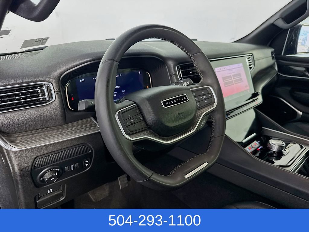 Used 2024 Jeep Wagoneer L Series II RWD image 11