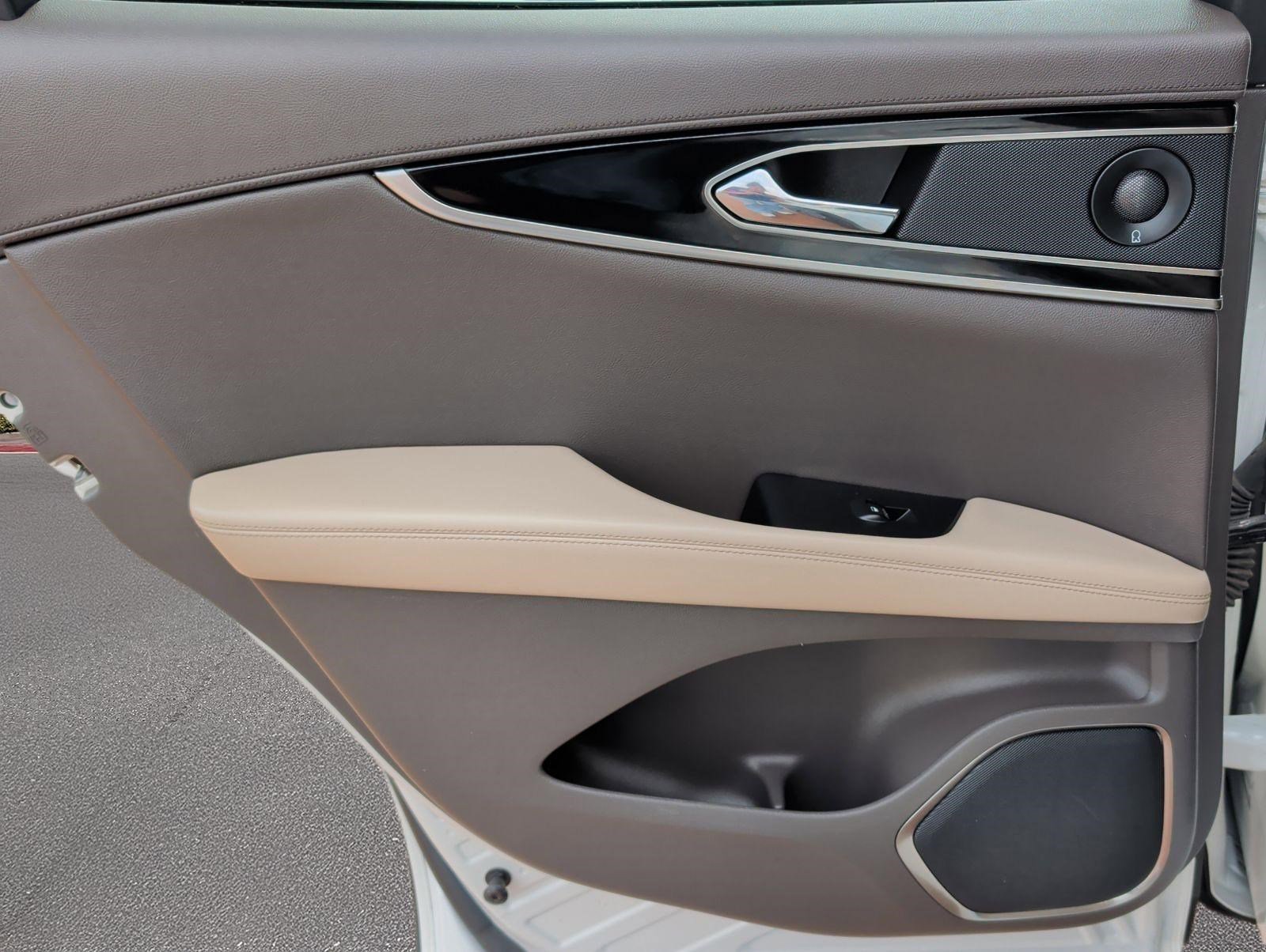 Used 2022 Lincoln Nautilus Reserve w/ Equipment Group 201A image 25