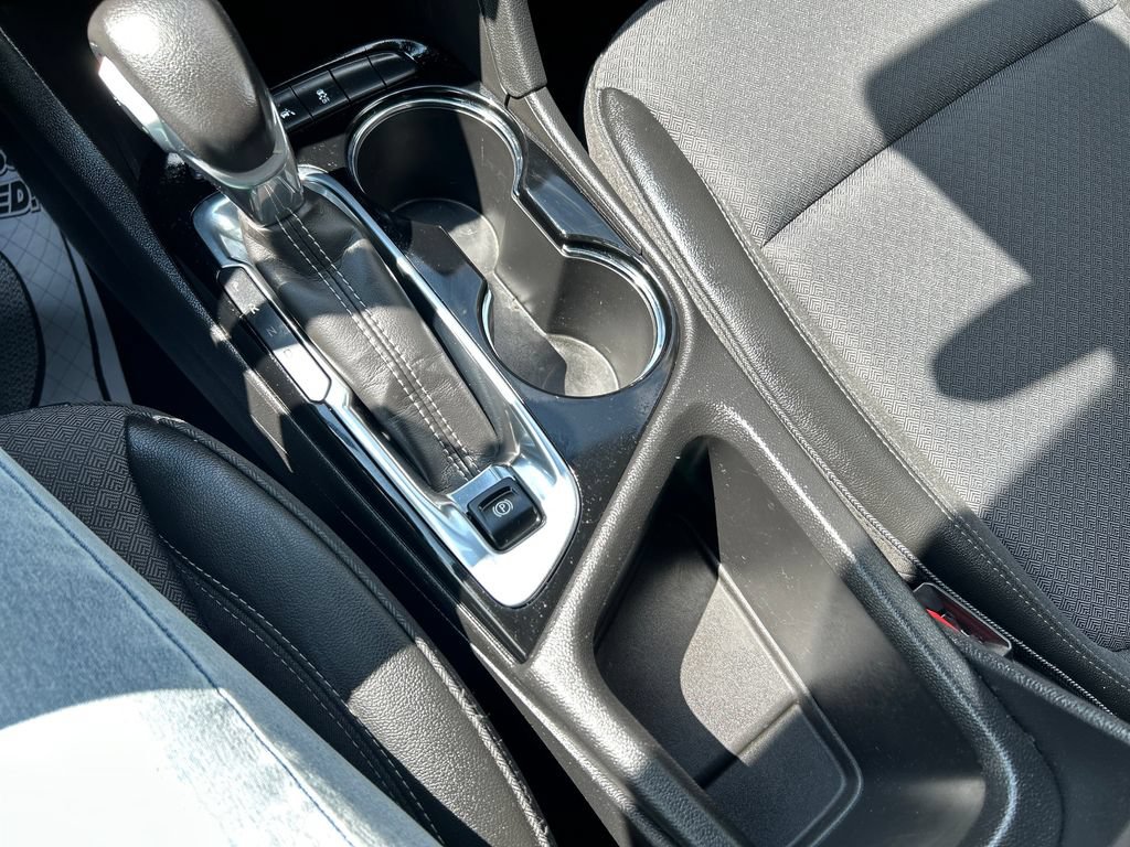 Used 2022 Buick Encore GX Preferred w/ Sport Touring Package FWD image 32