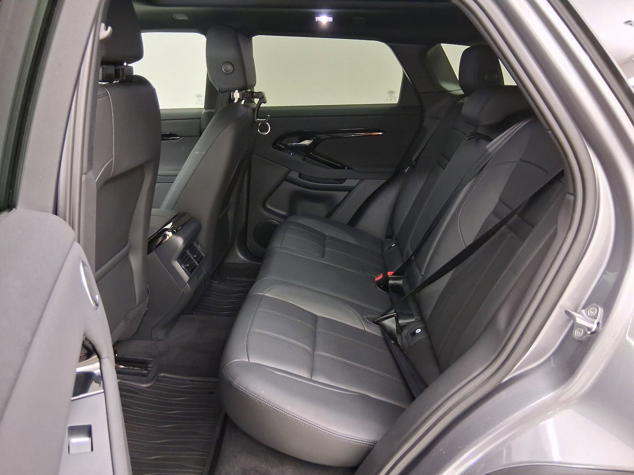 Used 2025 Land Rover Range Rover Evoque S image 14