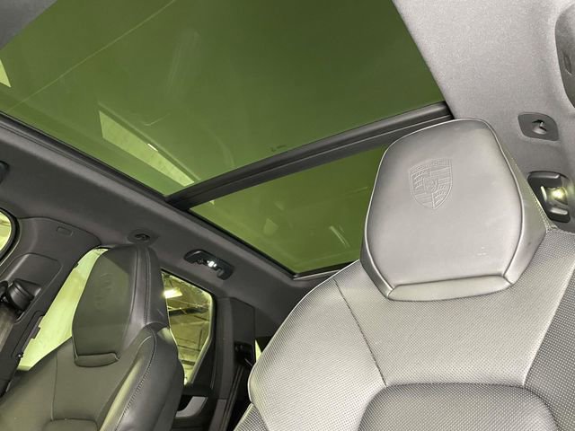 Certified 2025 Porsche Cayenne w/ Premium Package Plus image 18