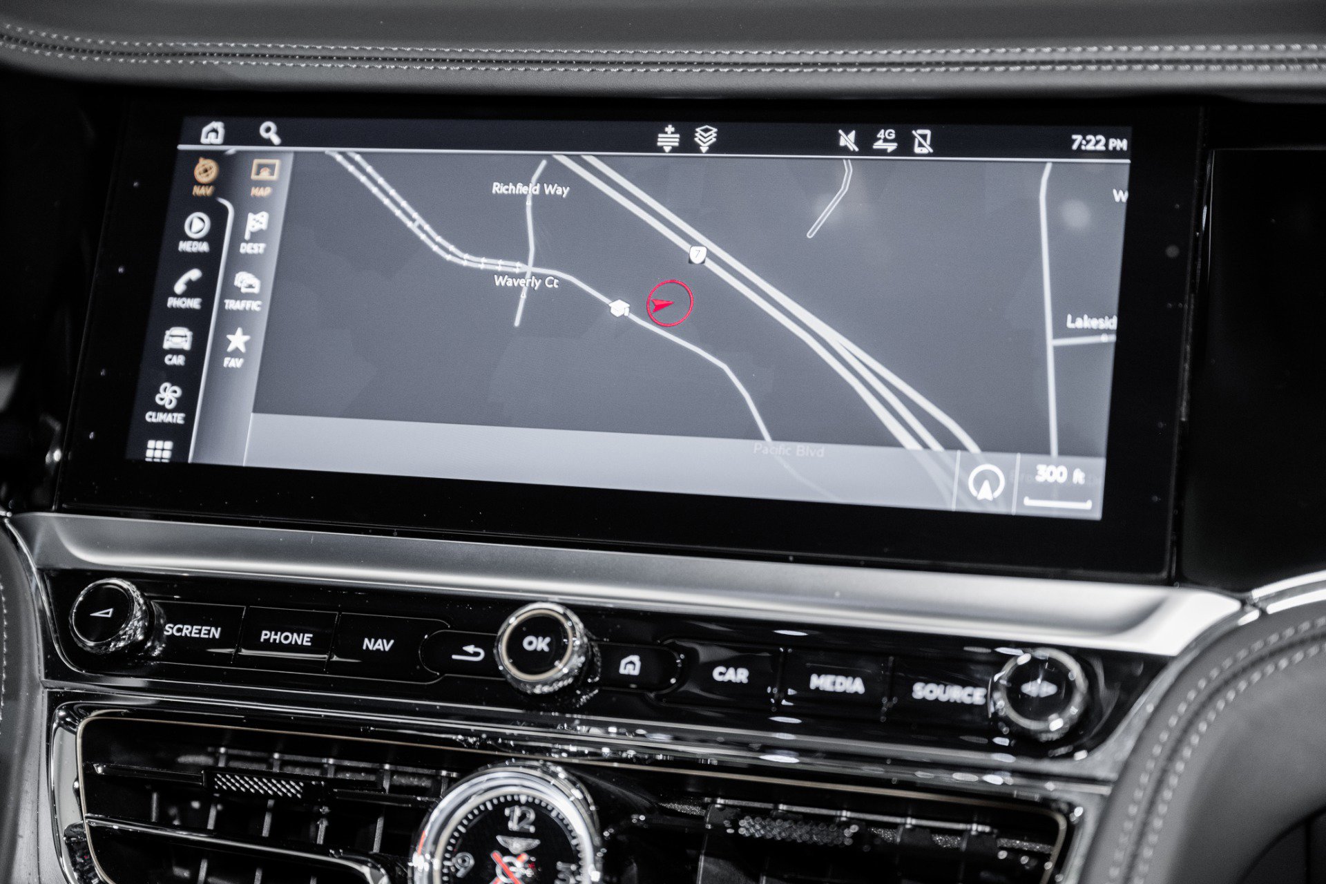 Used 2024 Bentley Flying Spur W12 image 38