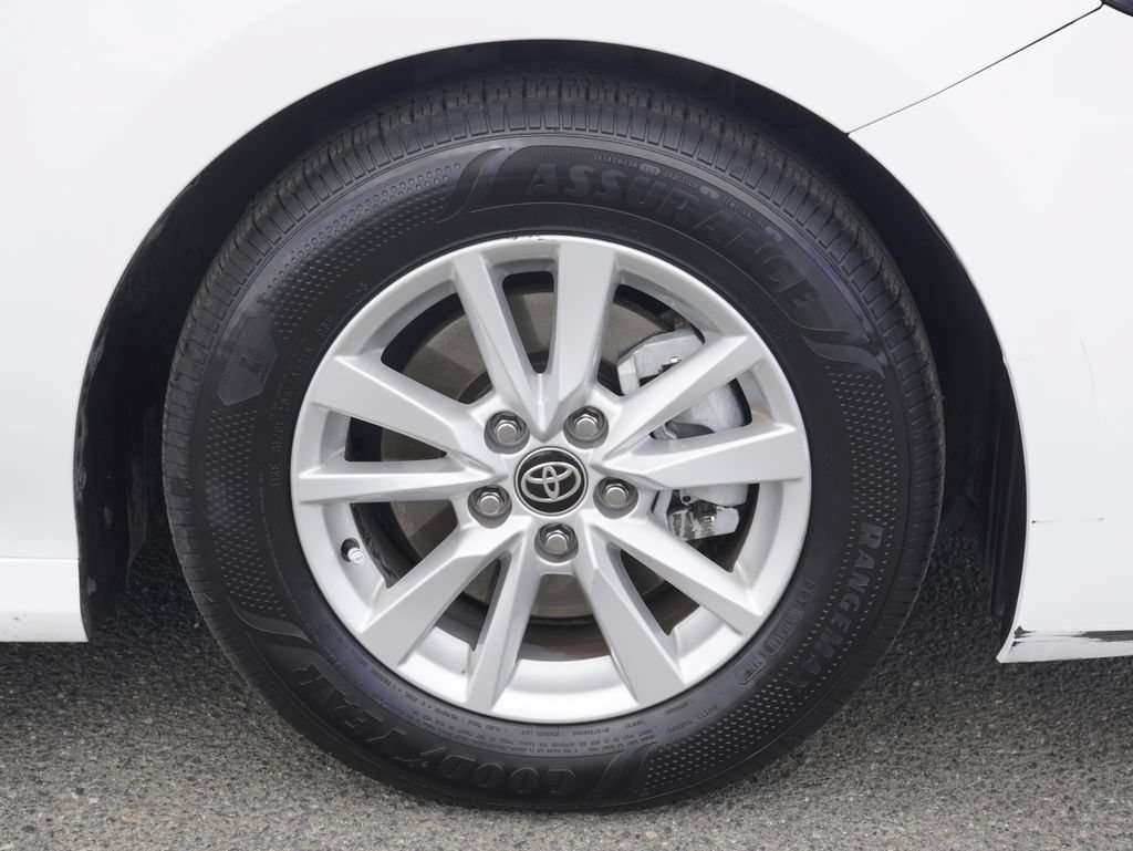 Used 2025 Toyota Camry LE FWD image 10
