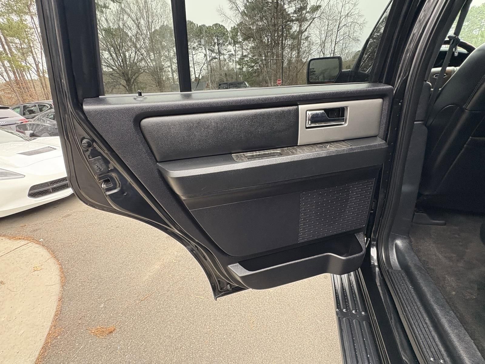 Used 2015 Ford Expedition Limited RWD image 30