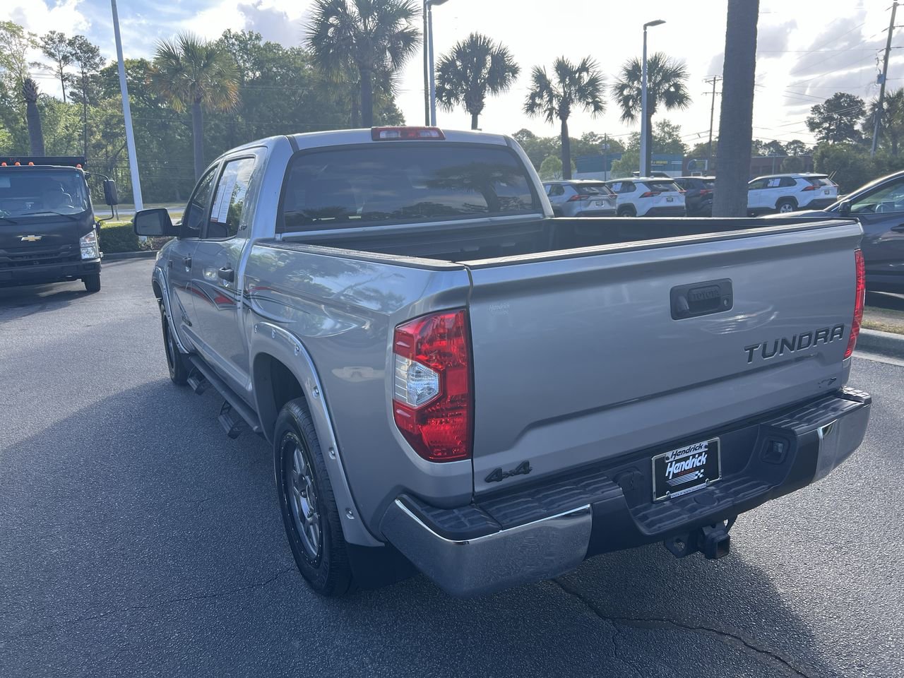 Used 2018 Toyota Tundra SR5 w/ SR5 Upgrade Package AWD/4WD image 8