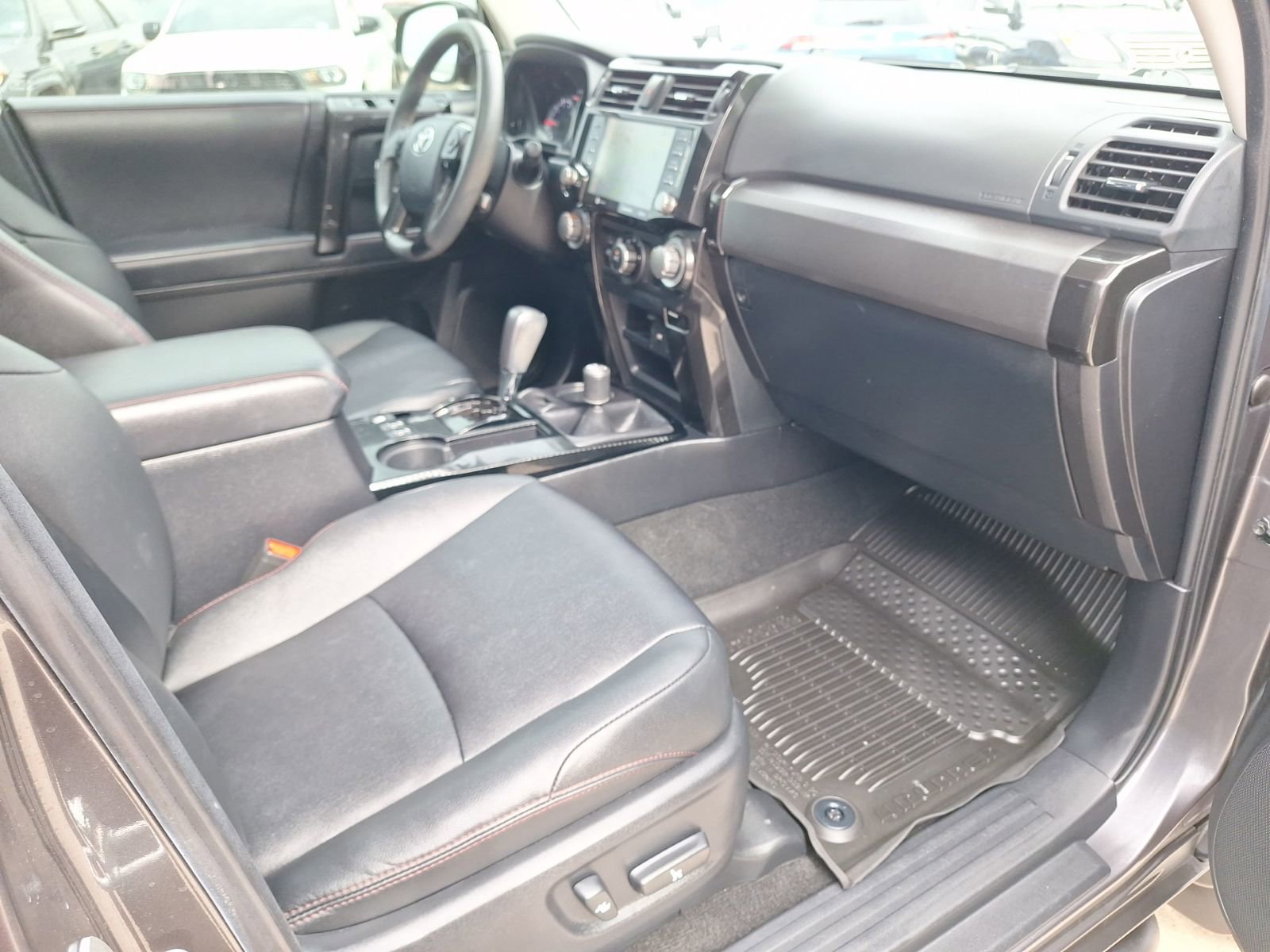 Used 2021 Toyota 4Runner Venture w/ Moonroof Package AWD/4WD image 32