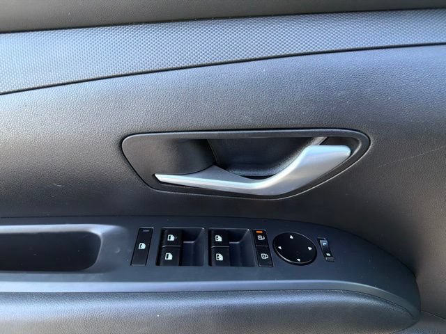 Used 2025 Hyundai Santa Cruz SEL FWD image 17