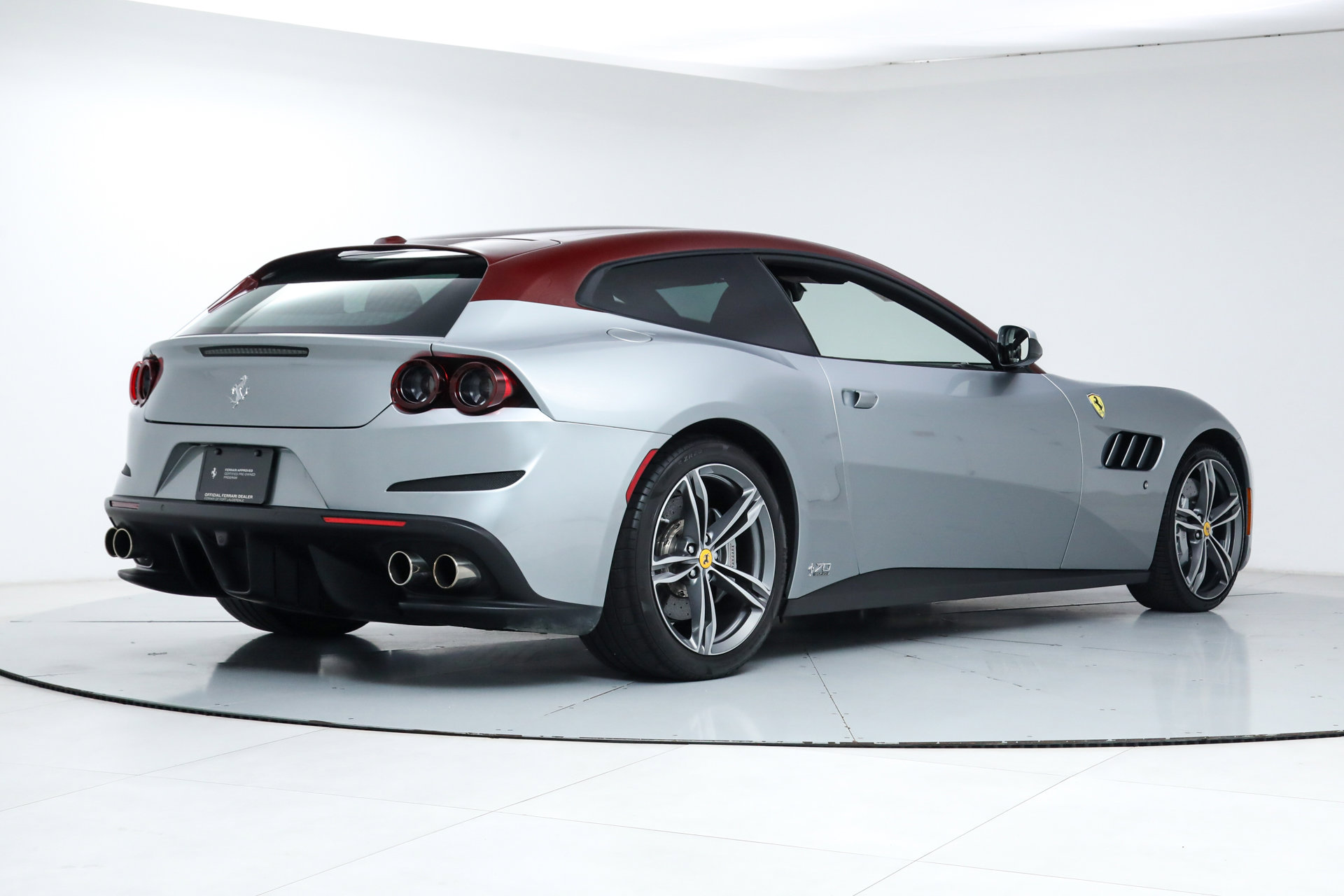Certified 2018 Ferrari GTC4Lusso image 3