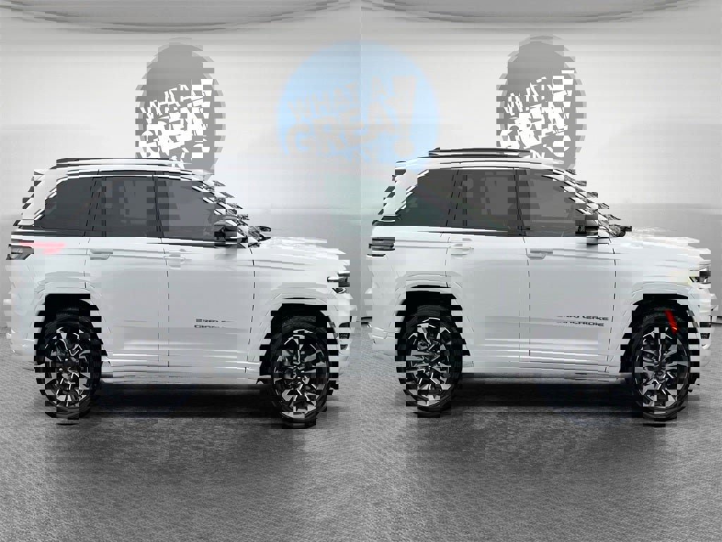 Used 2024 Jeep Grand Cherokee Overland w/ Luxury Tech Group IV image 2