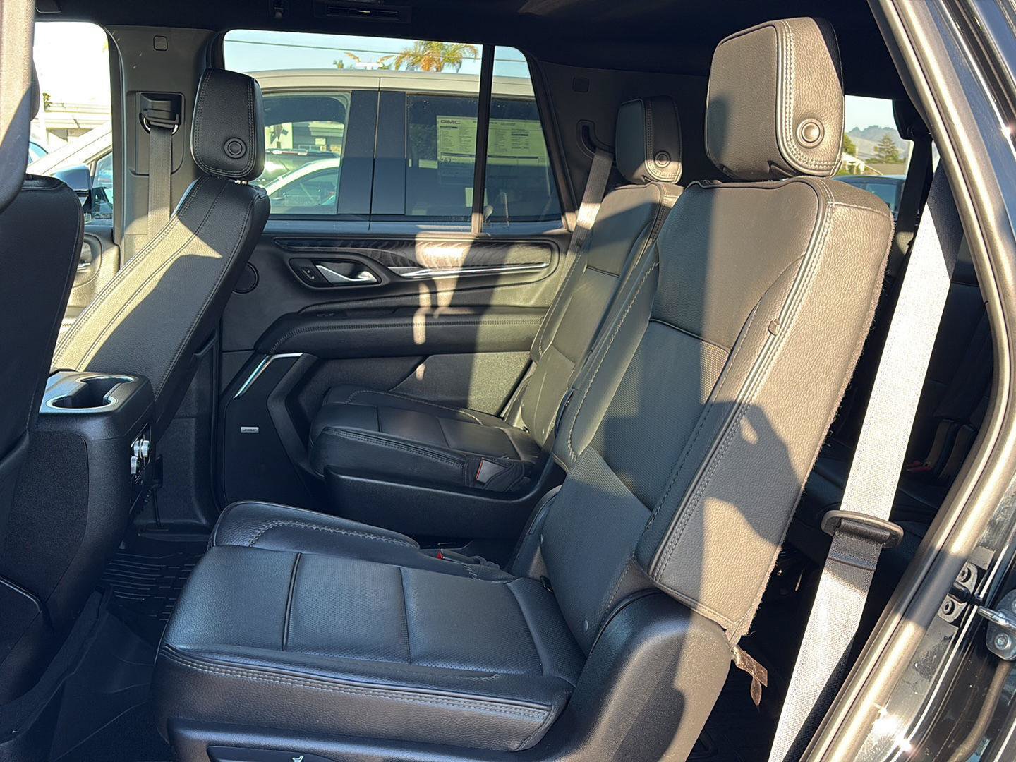 Used 2024 GMC Yukon Denali AWD/4WD image 25