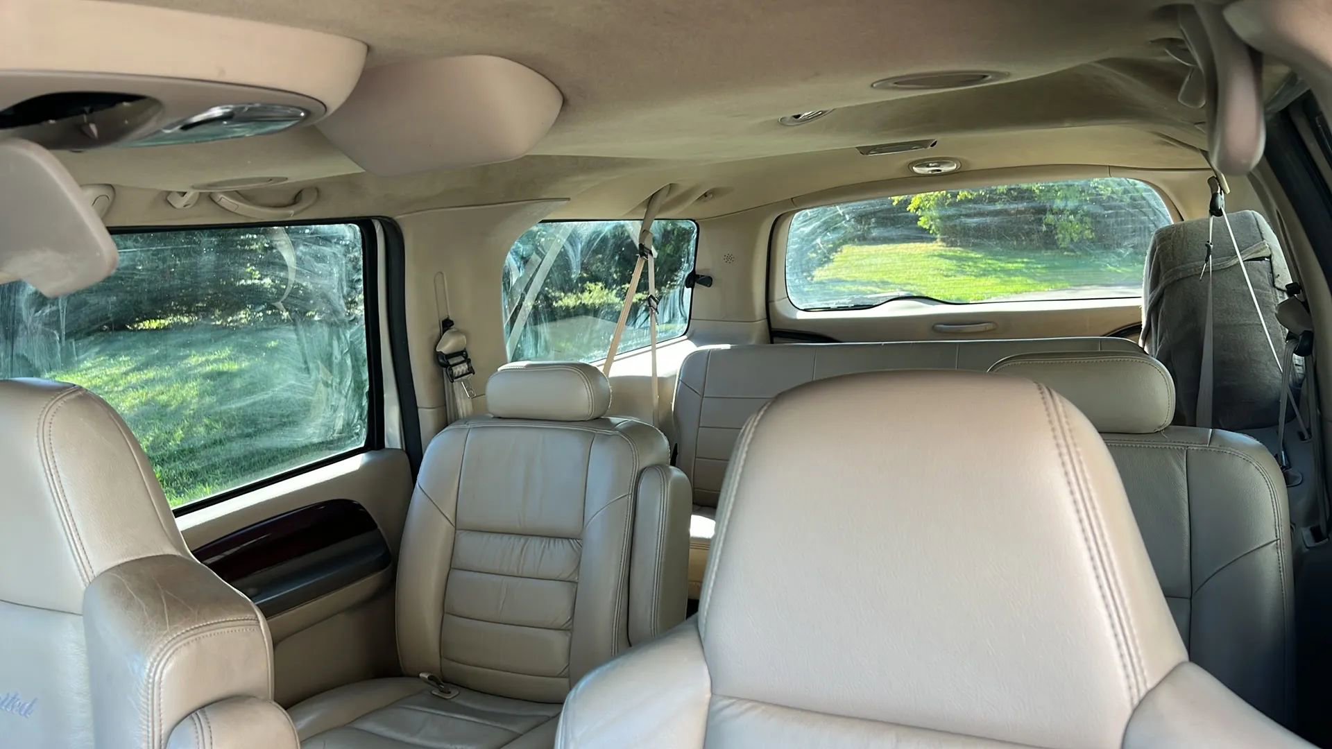 Used 2004 Ford Excursion Limited image 7