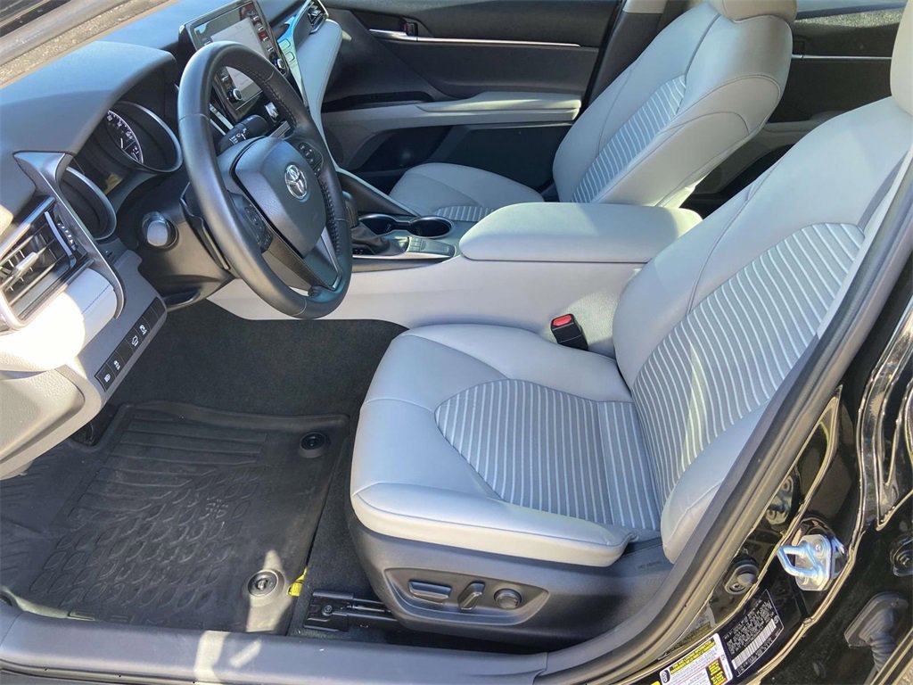 Used 2024 Toyota Camry SE image 14