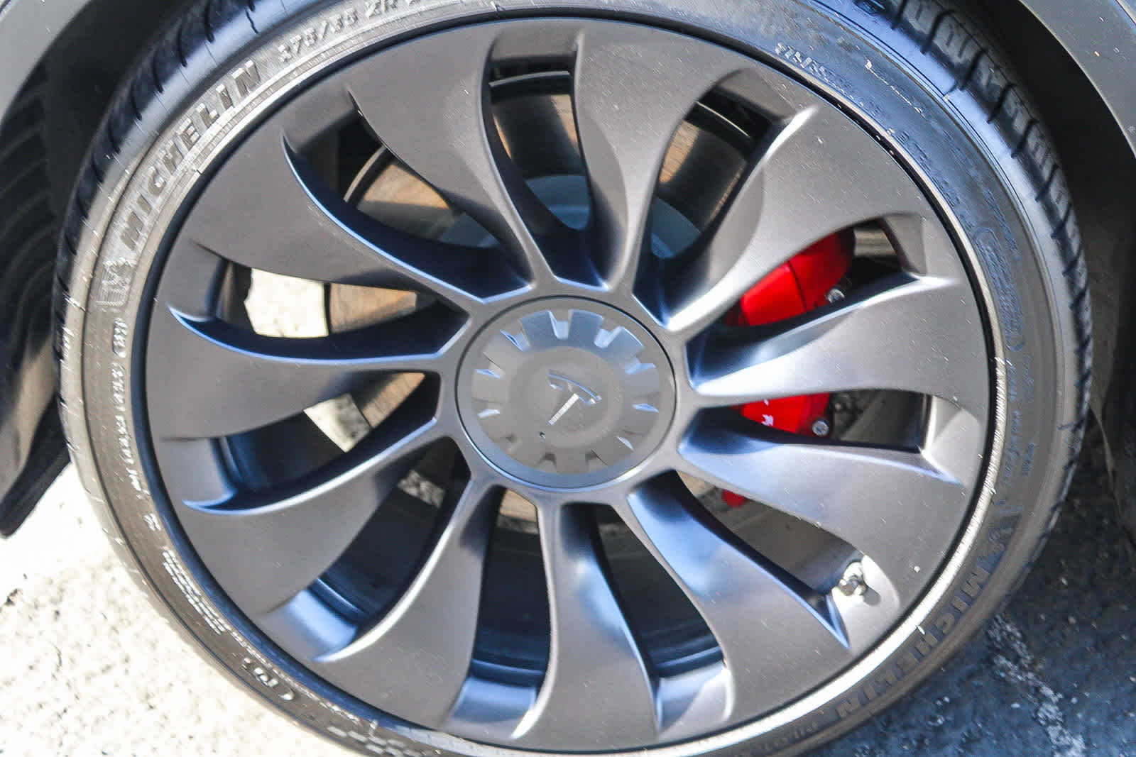 Used 2023 Tesla Model Y Performance image 9