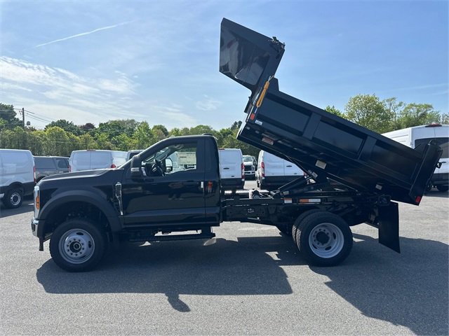 New 2025 Ford F550 4x4 Regular Cab Super Duty image 15