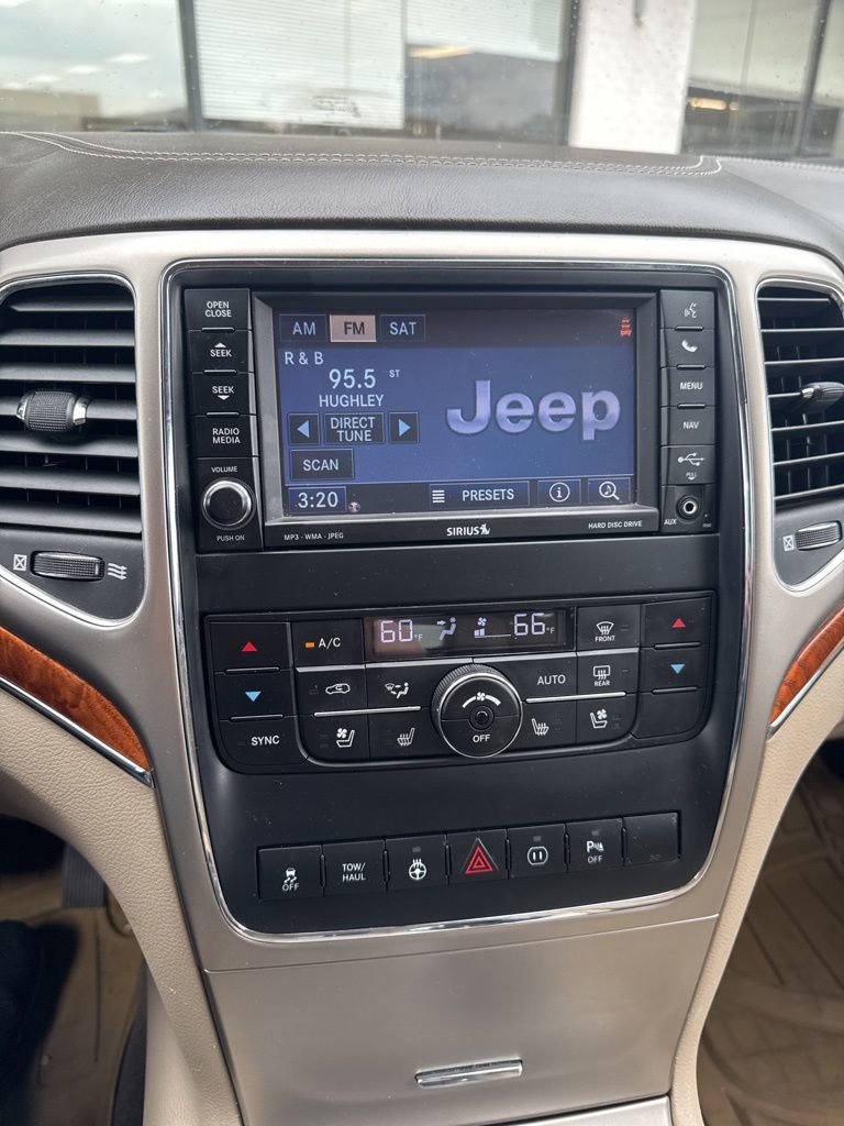 Used 2012 Jeep Grand Cherokee Overland AWD/4WD image 12