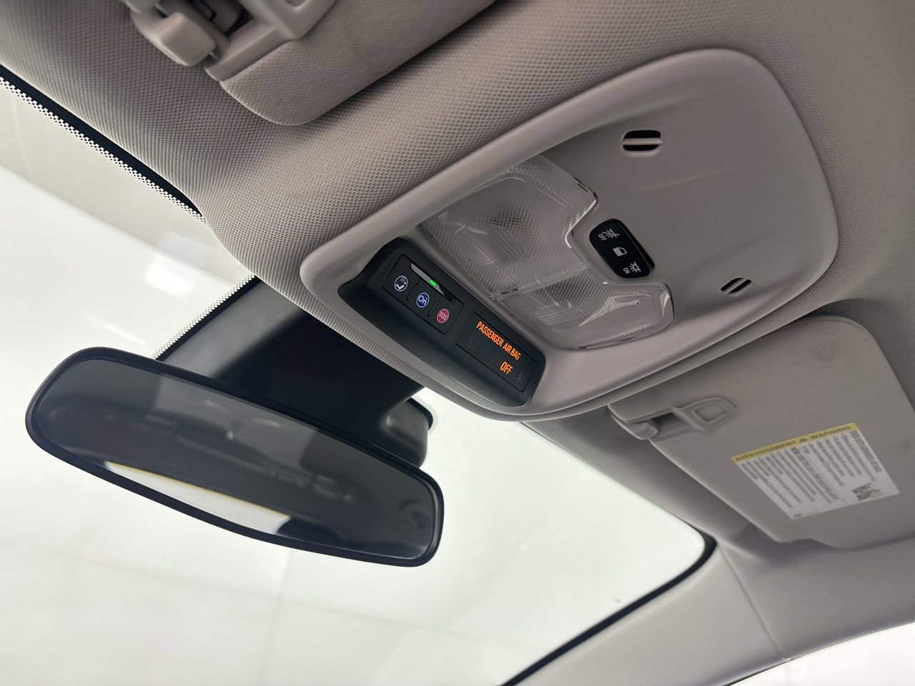 Used 2022 Chevrolet Bolt EUV LT w/ Comfort Package image 17