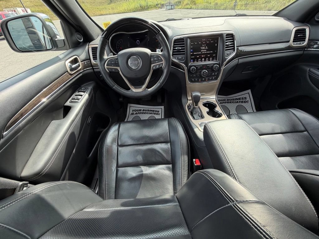 Used 2017 Jeep Grand Cherokee Overland w/ Jeep Active Safety Group AWD/4WD image 10