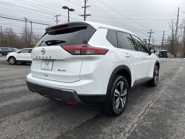 Used 2025 Nissan Rogue SL w/ SL Premium Package image 9