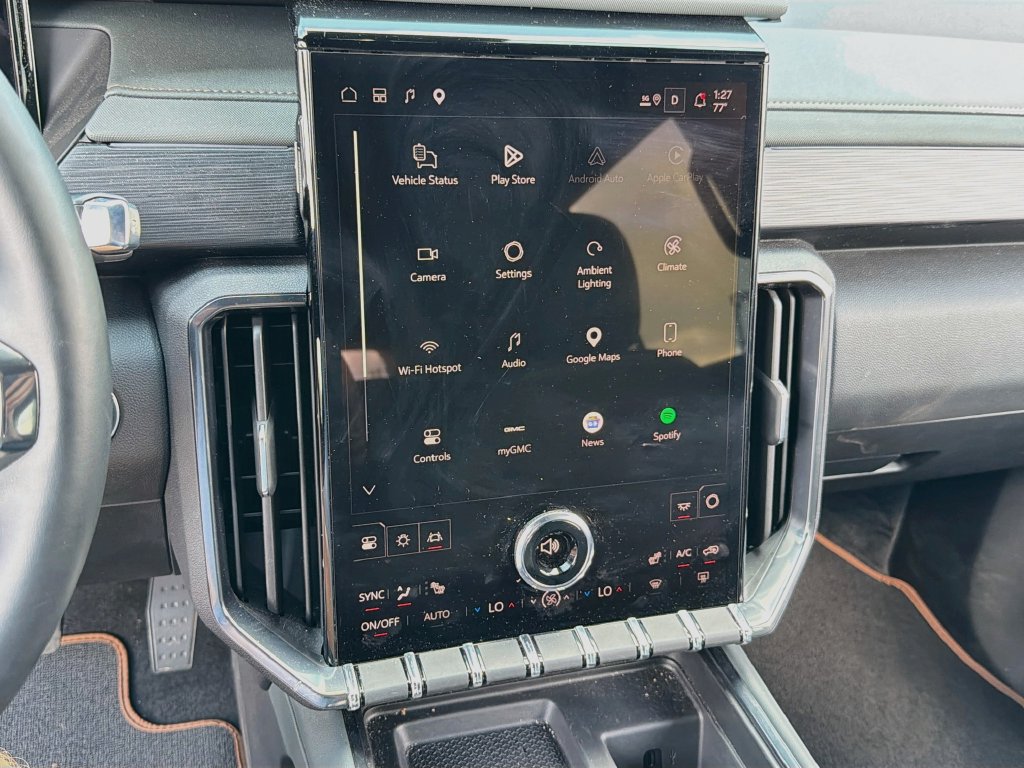 Used 2025 GMC Acadia AT4 AWD/4WD image 14