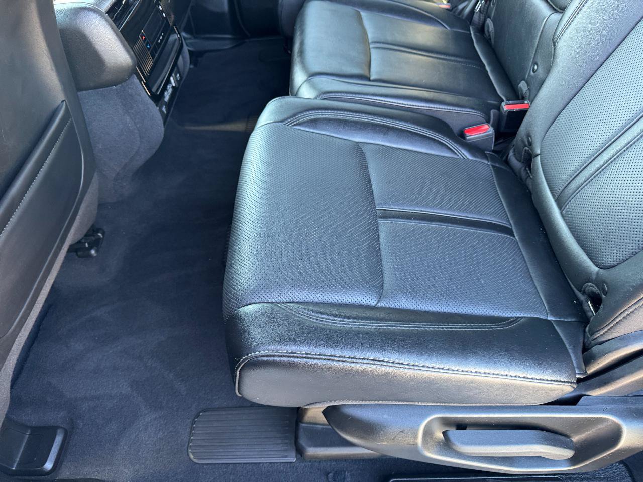 Used 2024 Jeep Wagoneer L Series II RWD image 20