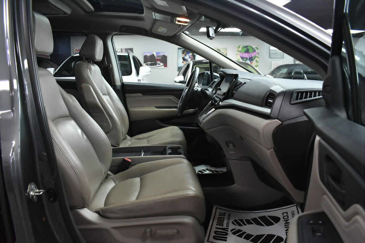 Used 2018 Honda Odyssey Touring image 29